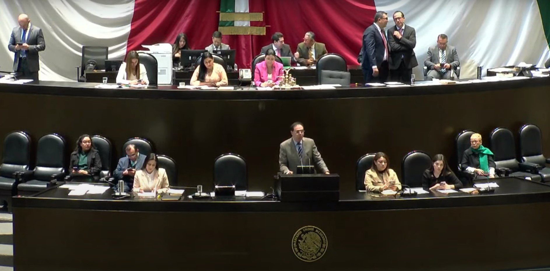 La diputada panista María de los Ángeles Gutiérrez acusó que  sólo siguen las órdenes del presidente López Obrador. (ESPECIAL)