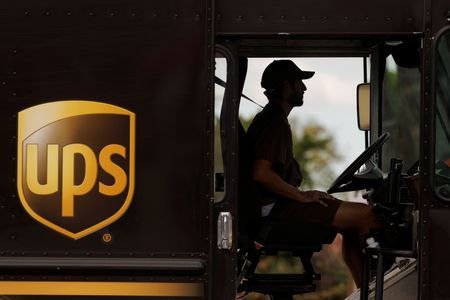 Gigante de la mensajería UPS despedirá a 12,000 trabajadores