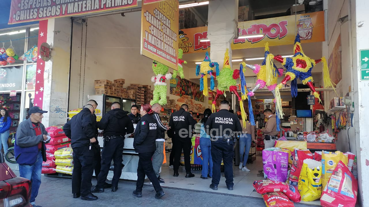 Hombres armados asaltan comercio en sector Alianza de Torreón