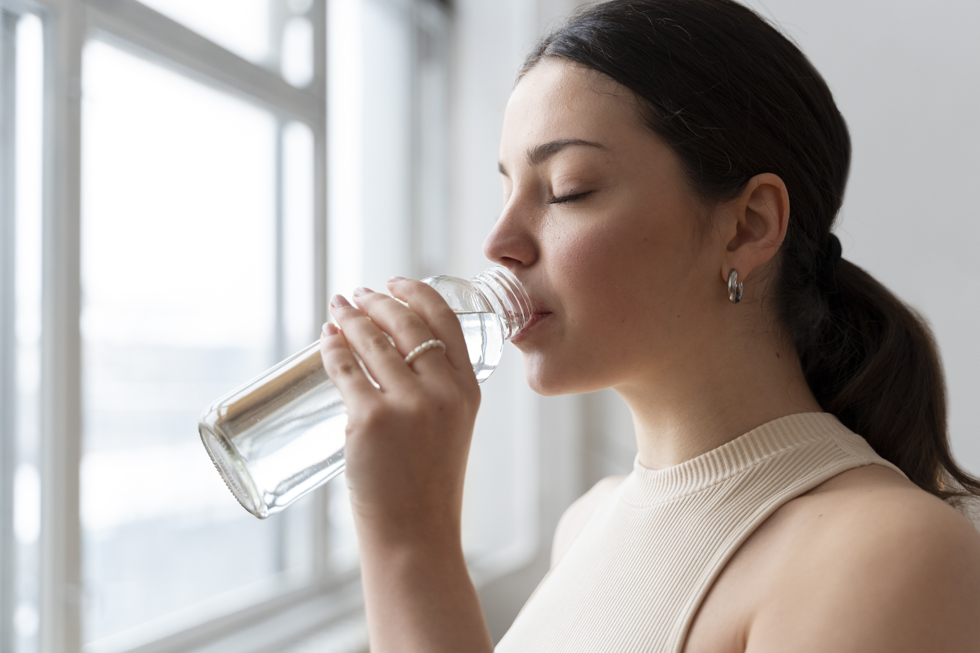 ¿Sirve tomar agua antes de comer? 