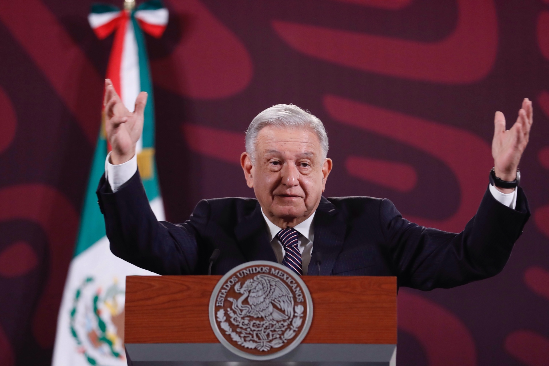 AMLO pide no votar por políticos 'antimexicanos' en Estados Unidos