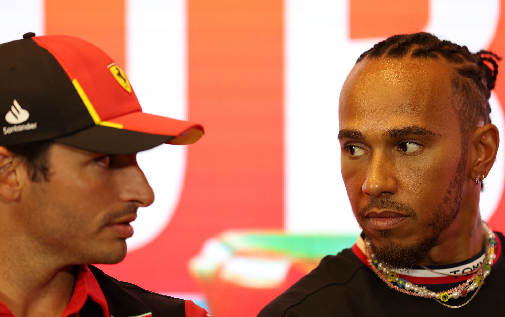 El mensaje del piloto Carlos Sainz tras el anuncio de Ferrari sobre Lewis Hamilton