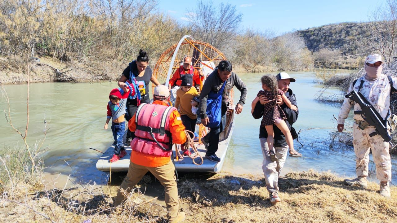 En 5 días, rescatan a 73 migrantes en Piedras Negros