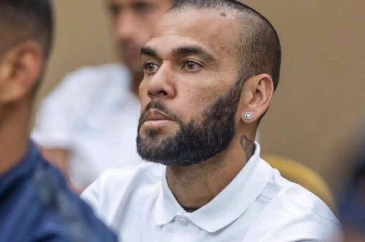 Defensa pide un año de prisión como alternativa para Dani Alves