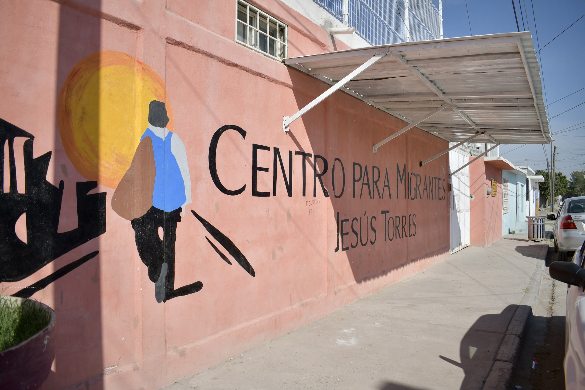 Con cuentos, buscan que pequeños migrantes vivan un momento de alegría en Torreón