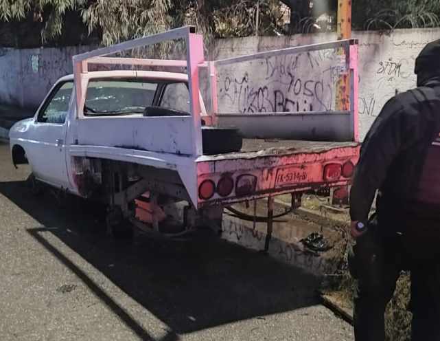 Aseguran camioneta desmantelada con reporte de robo en Gómez Palacio