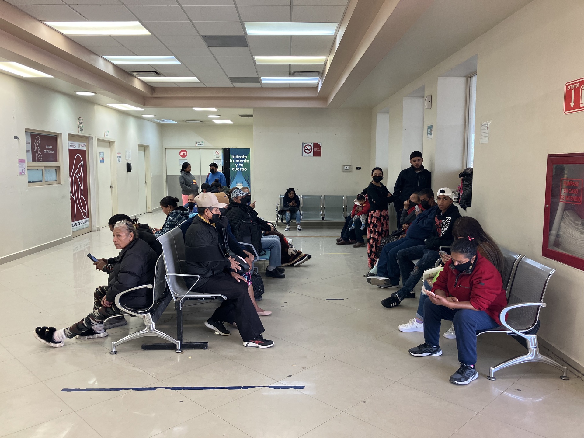 Pacientes acuden a consulta en el Hospital General de Torreón. (ARCHIVO)