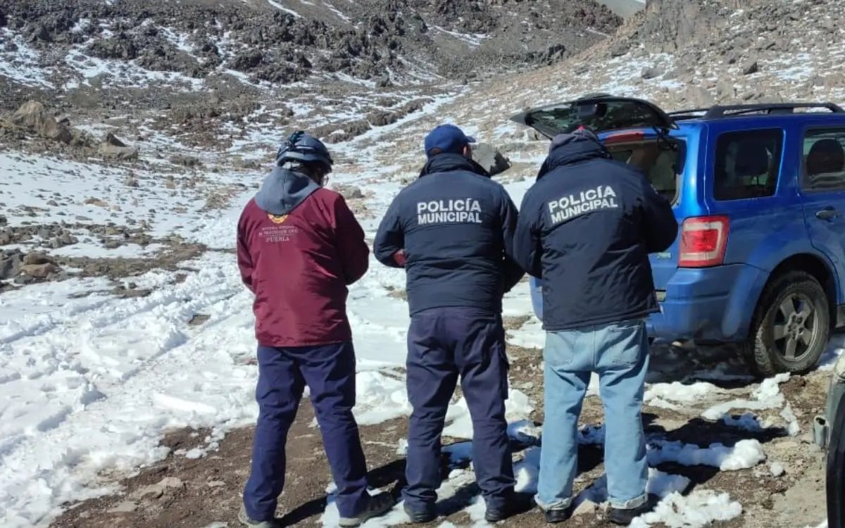 Rescatistas en el Pico de Orizaba. (ESPECIAL)