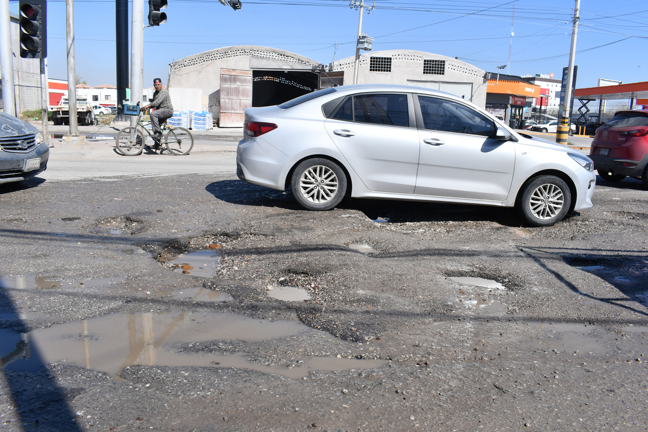 Atenderán vialidades afectadas por baches en Torreón