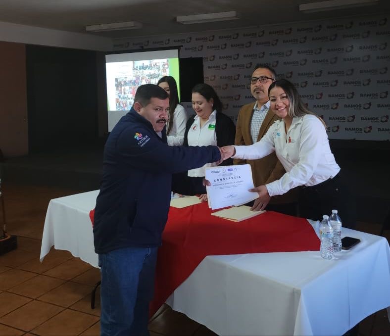 Arteaga recibe acreditación como Entorno Laboral Saludable