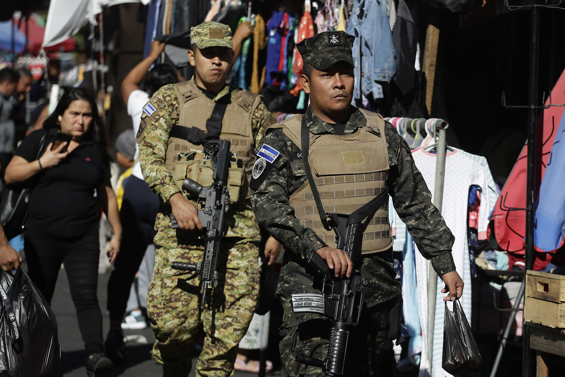 Perú analiza replicar modelo de prisiones de El Salvador