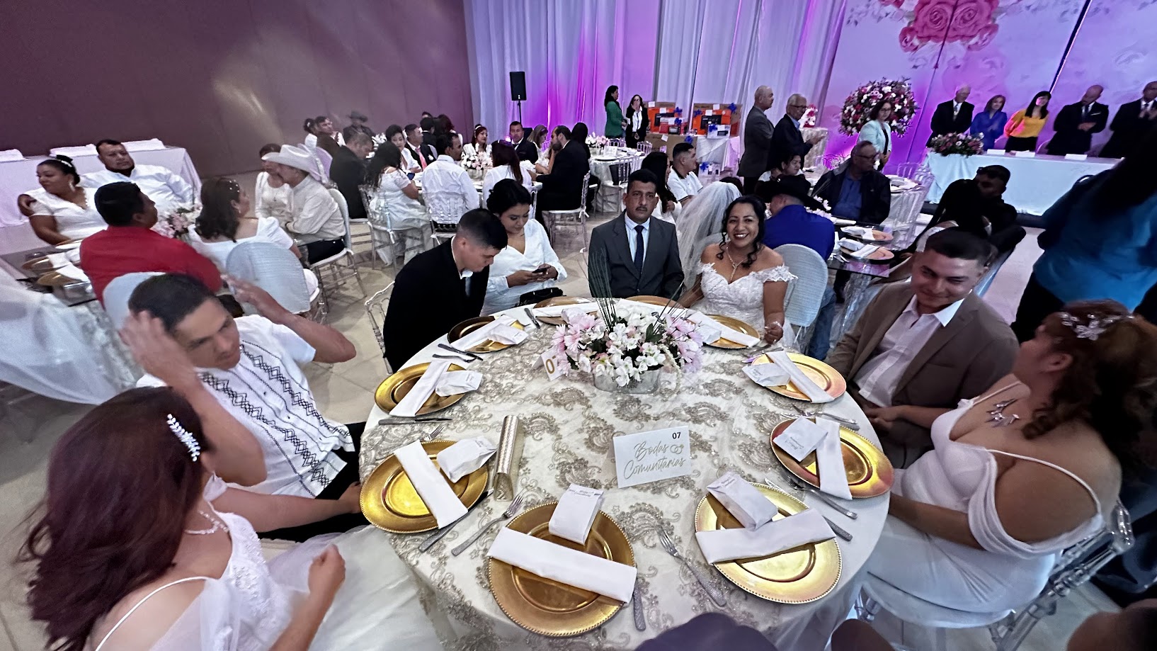 164 parejas se casan en boda colectiva de Monclova