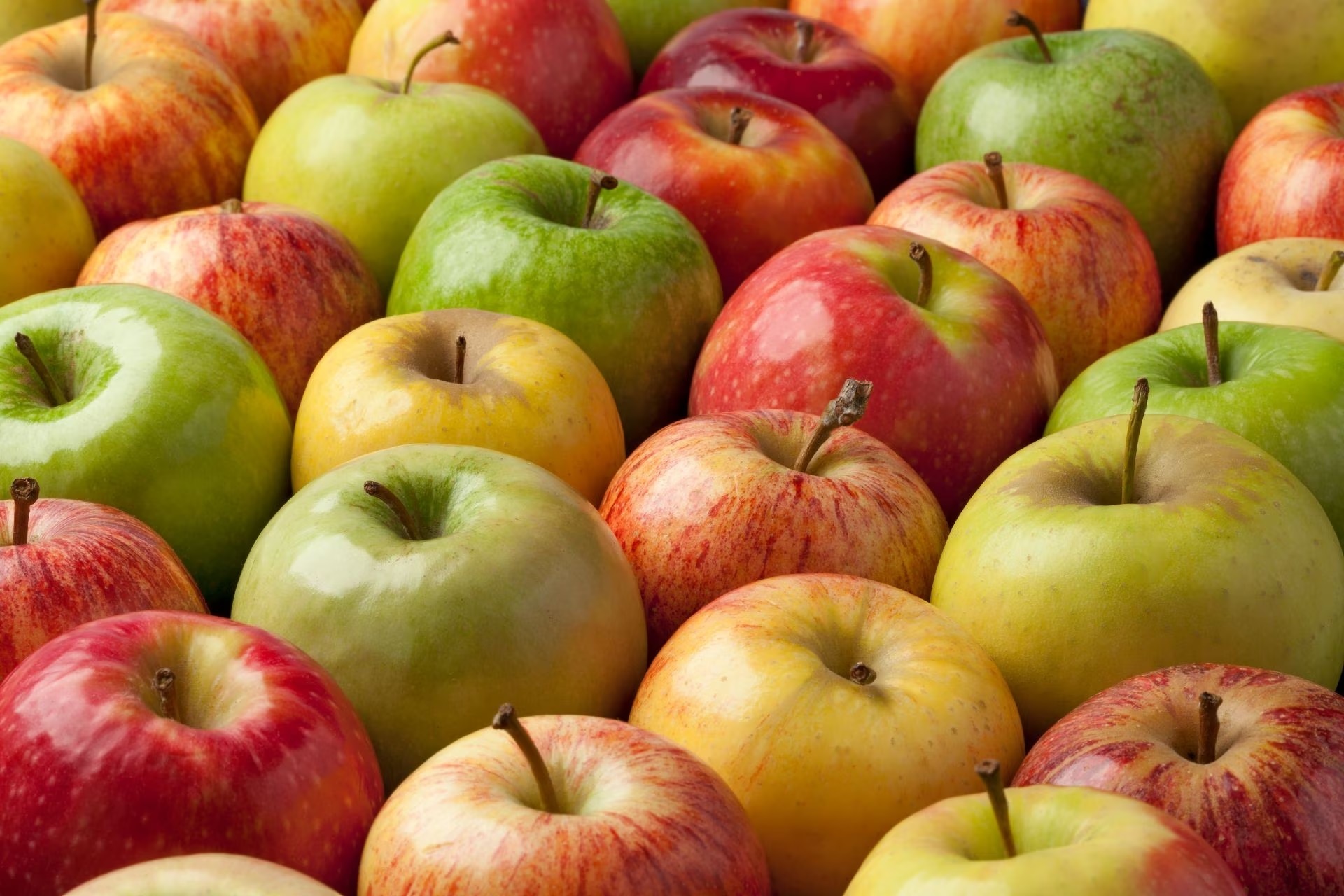 Cae el 30% de la producción de manzana en Arteaga a causa del calor