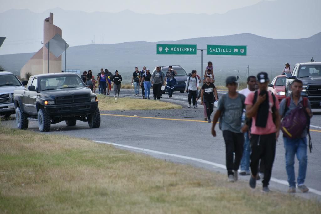 Migrantes en su camino a la frontera norte de México con Estados Unidos. (SERGIO A. RODRÍGUEZ)