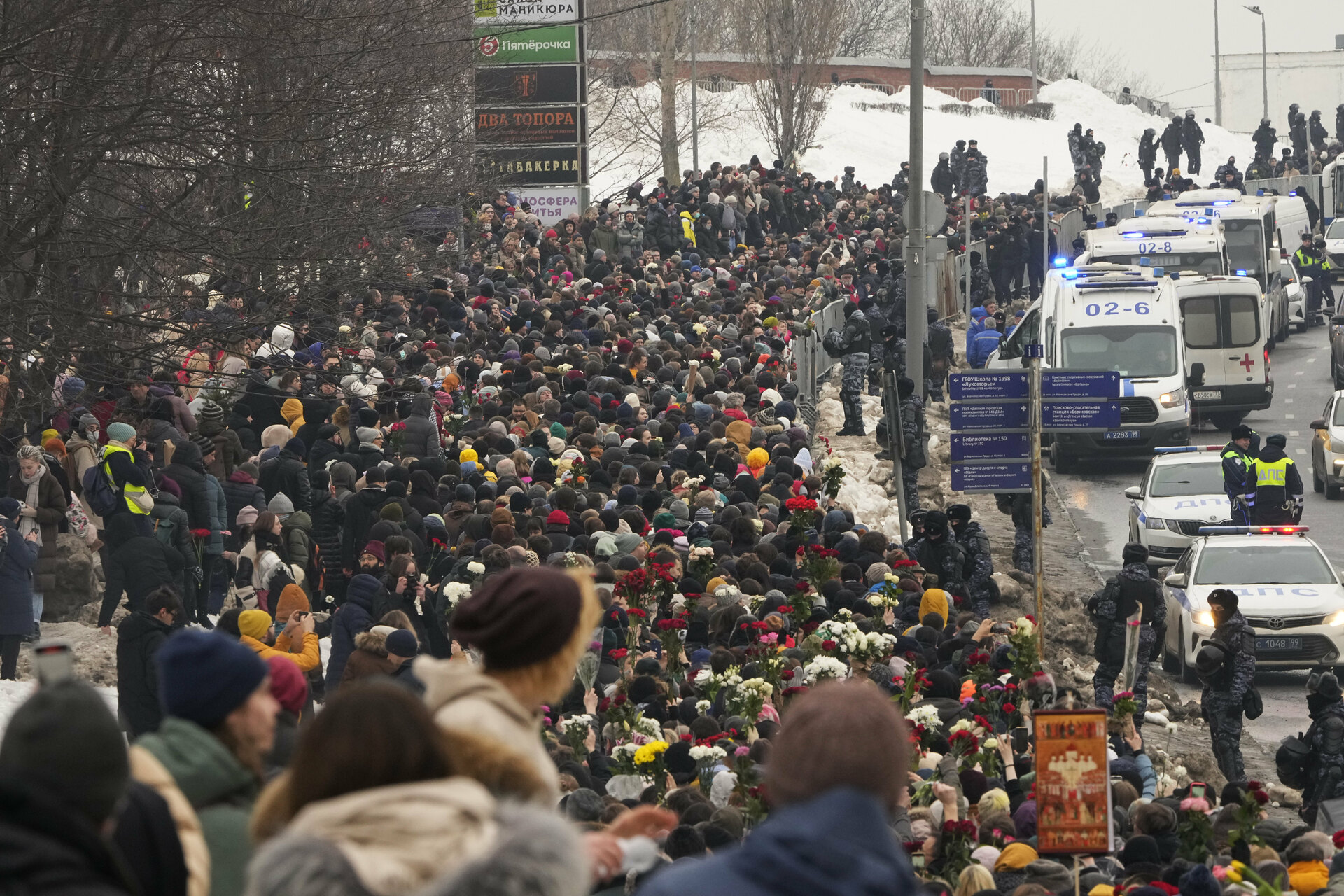 Policía rusa detiene a decenas tras funeral del opositor Alexéi Navalni