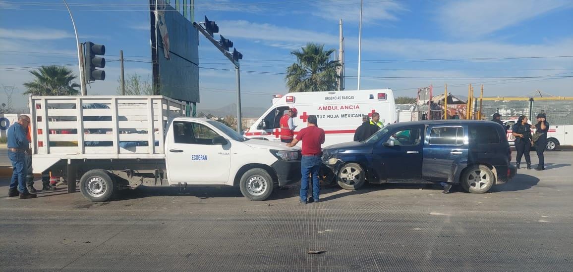 Accidente múltiple en Gómez Palacio deja tres personas lesionadas