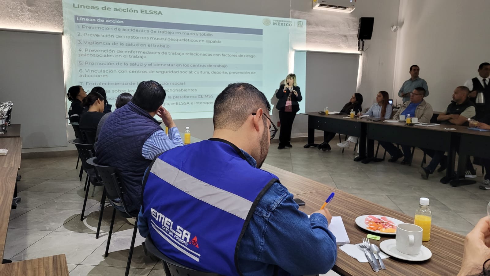 Presenta IMSS Coahuila su programa Entornos Laborales Seguros y Saludables en la Laguna