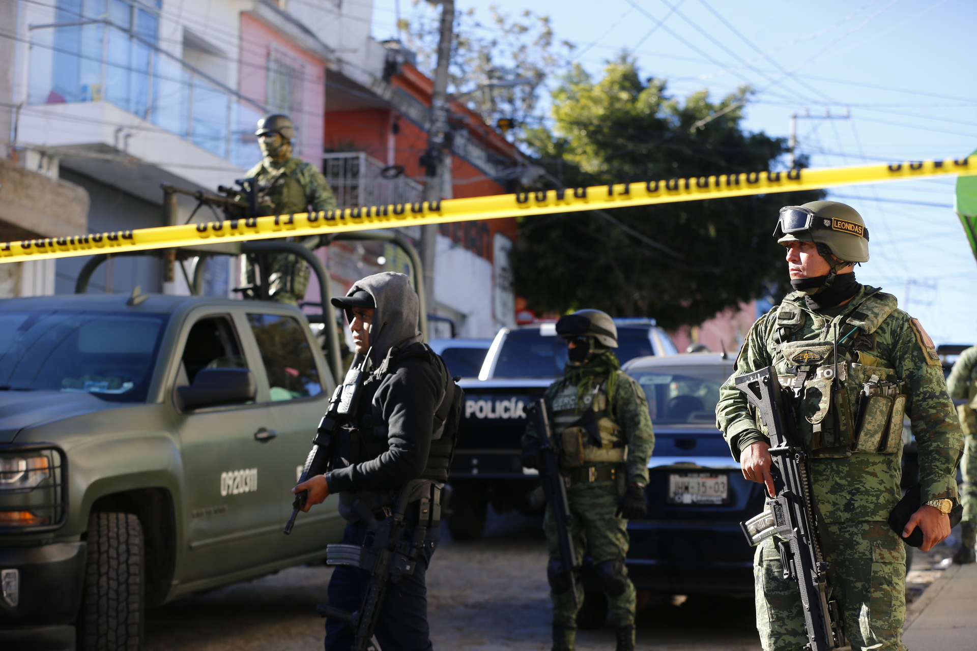 Luis Cresencio Sandoval advierte uso de drones y explosivos contra militares en Michoacán