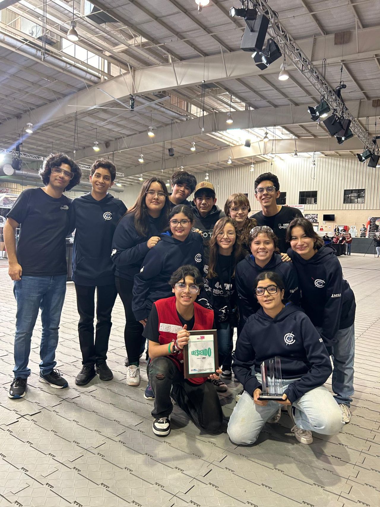 ¡Felicidades a Cerbotics 4400!