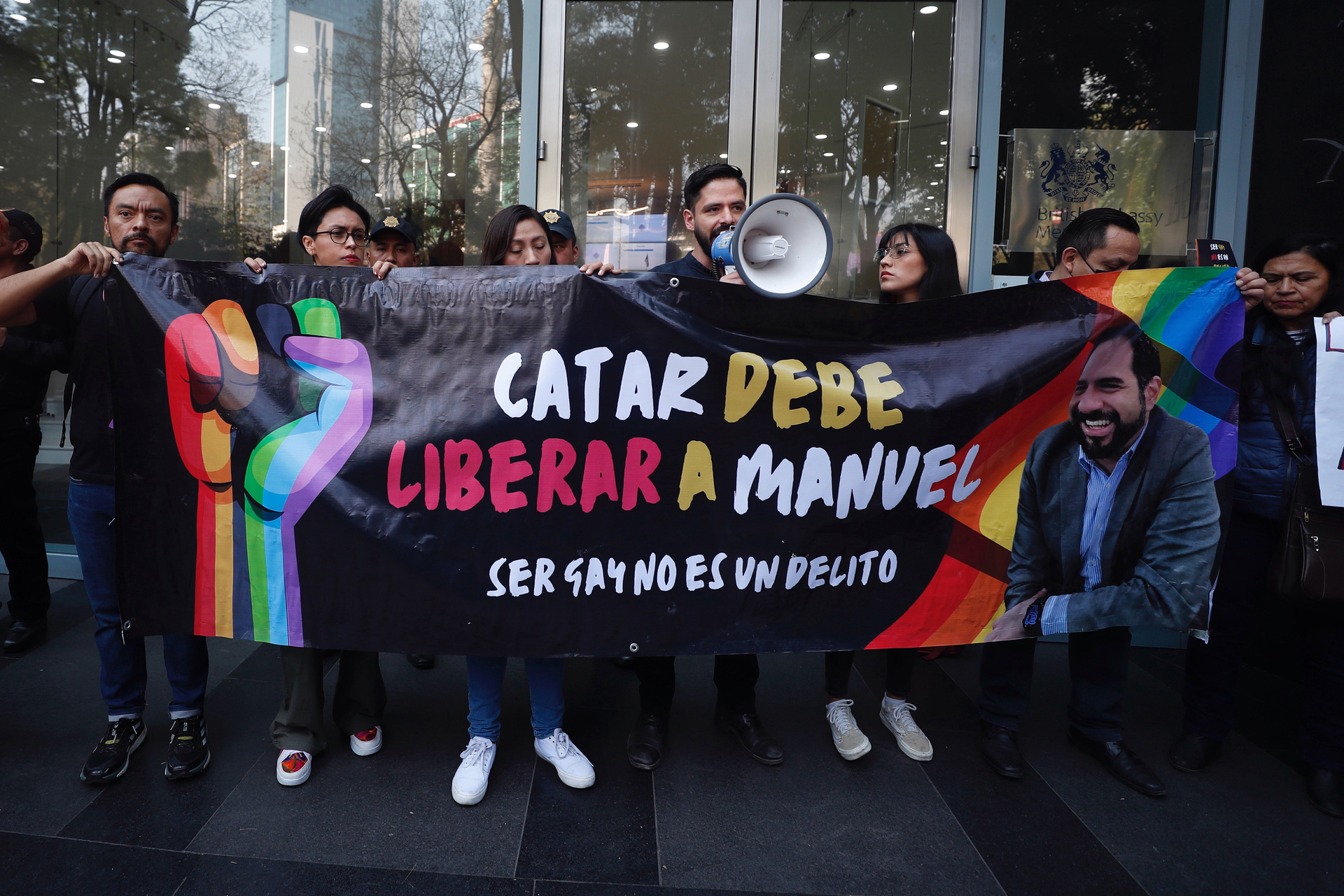 Reportan 'en un lugar seguro' al mexicano Manuel Guerrero, detenido en Qatar por ser gay
