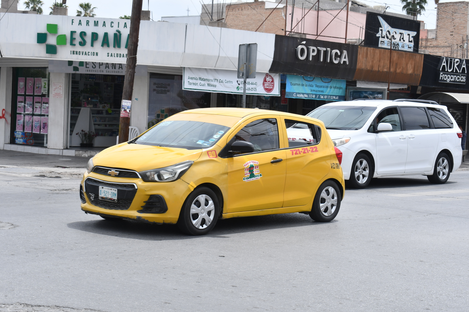 Pagan 894 de 912 solicitudes de concesiones de taxis en Torreón
