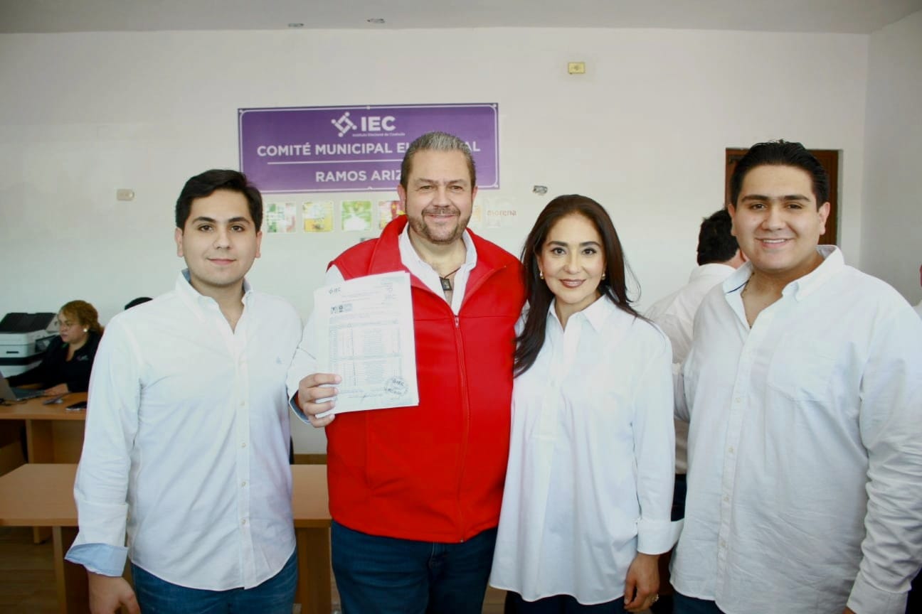 Tomás Gutiérrez Merino, se registró la mañana de este sábado ante el Instituto Electoral de Coahuila (IEC) como candidato a la Presidencia Municipal de Ramos Arizpe por la coalición “Alianza Ciudadana por la Seguridad de Coahuila” para contender en las elecciones del próximo 2 de junio.