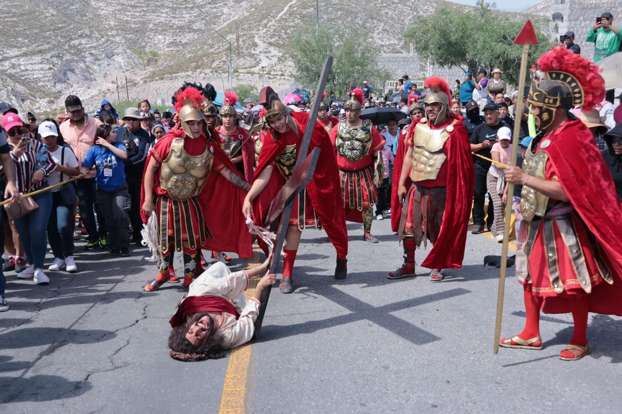 Presencian pasión de Cristo