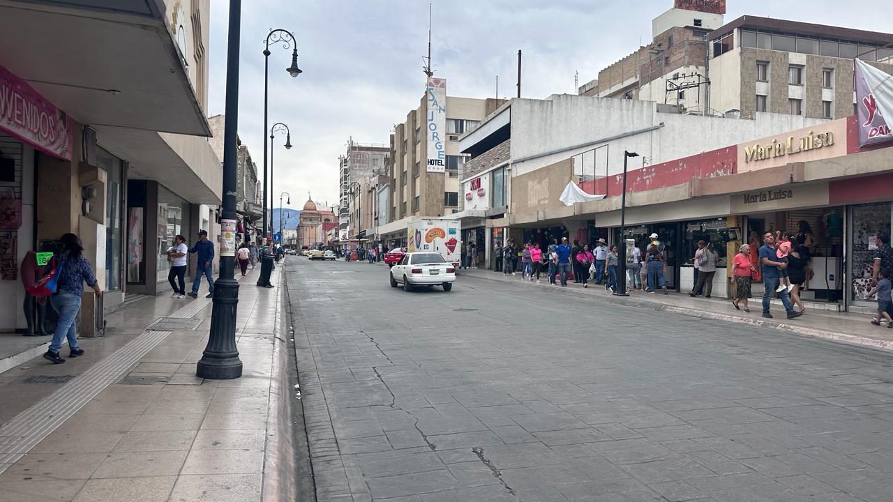 Lucen vacías principales calles del Centro Histórico de Saltillo
