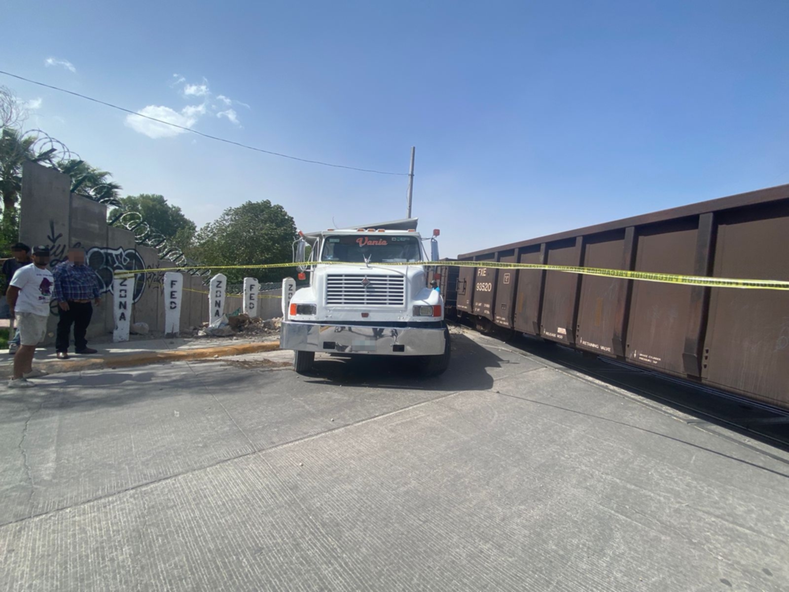 Tren impacta camión de carga en Gómez Palacio