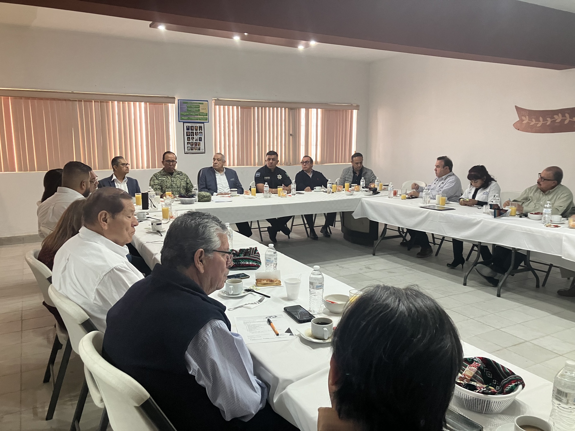El Consejo Lagunero de la Iniciativa Privada (CLIP) se reunió con el Mando Especial de La Laguna. (FABIOLA P. CANEDO)