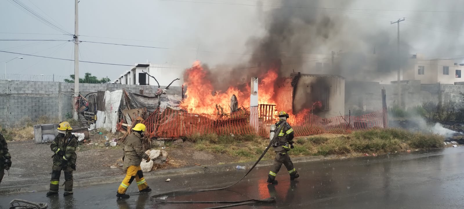 Colapsa hogar tras fuerte incendio en Saltillo