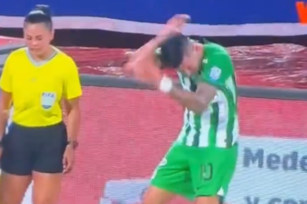 VIDEO: Exjugador del Cruz Azul es agredido con navaja en pleno partido