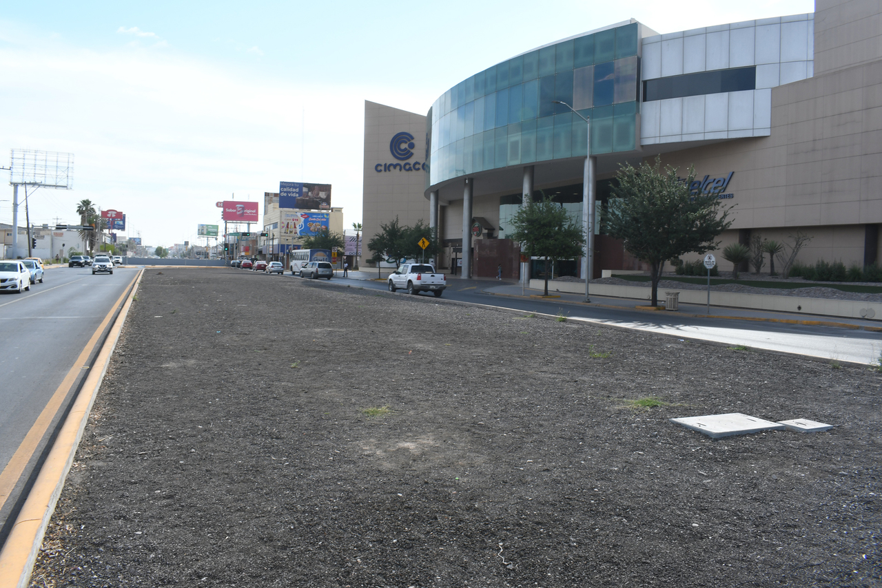 Postergarán construcción de locales frente a Plaza Comercial