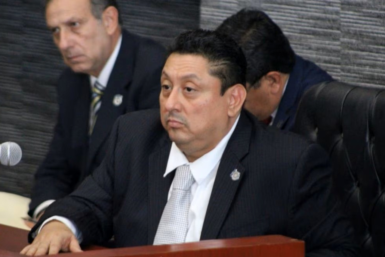 Carmona aceptó las demandas de reporteros en que la investigación no sea ajena al trabajo periodístico.