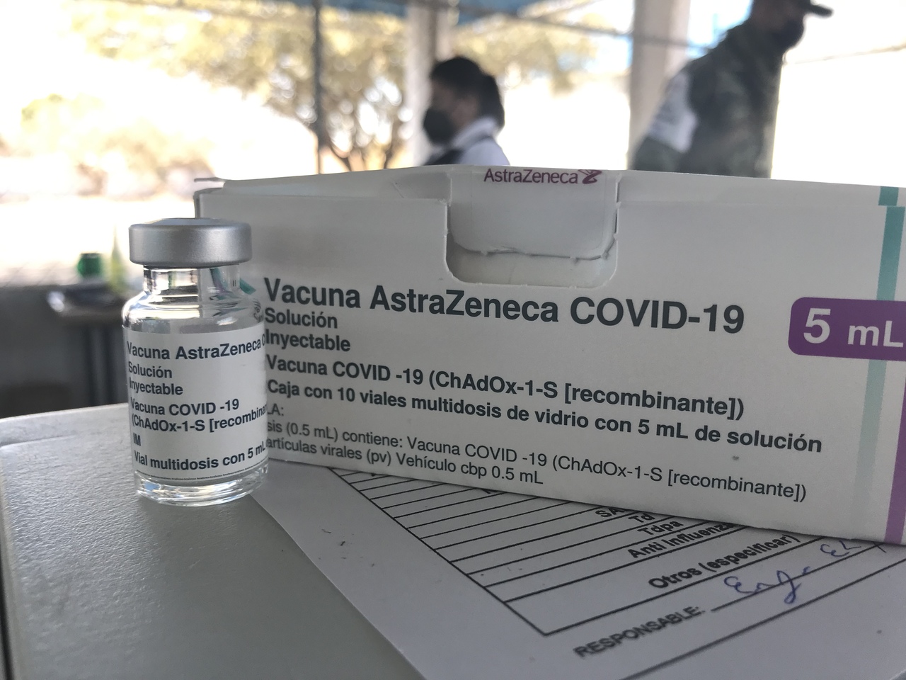 Piden no alarmarse por vacuna AstraZeneca