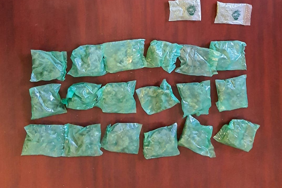 Aseguran 57 dosis de distintas drogas en Gómez Palacio