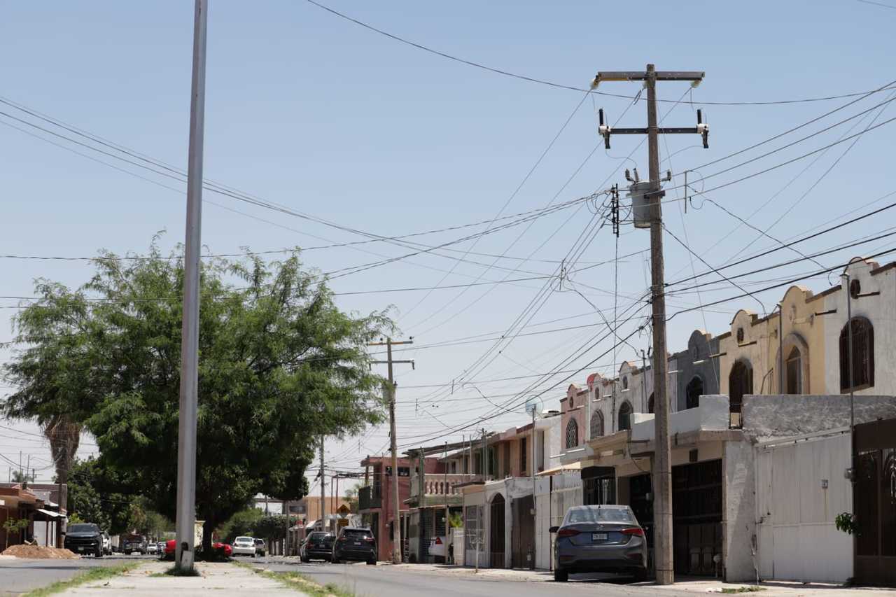 Denuncian vecinos  suroriente  de Torreón cortes frecuentes de luz 