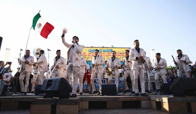 Banda El Recodo enaltece música mexicana en Japón