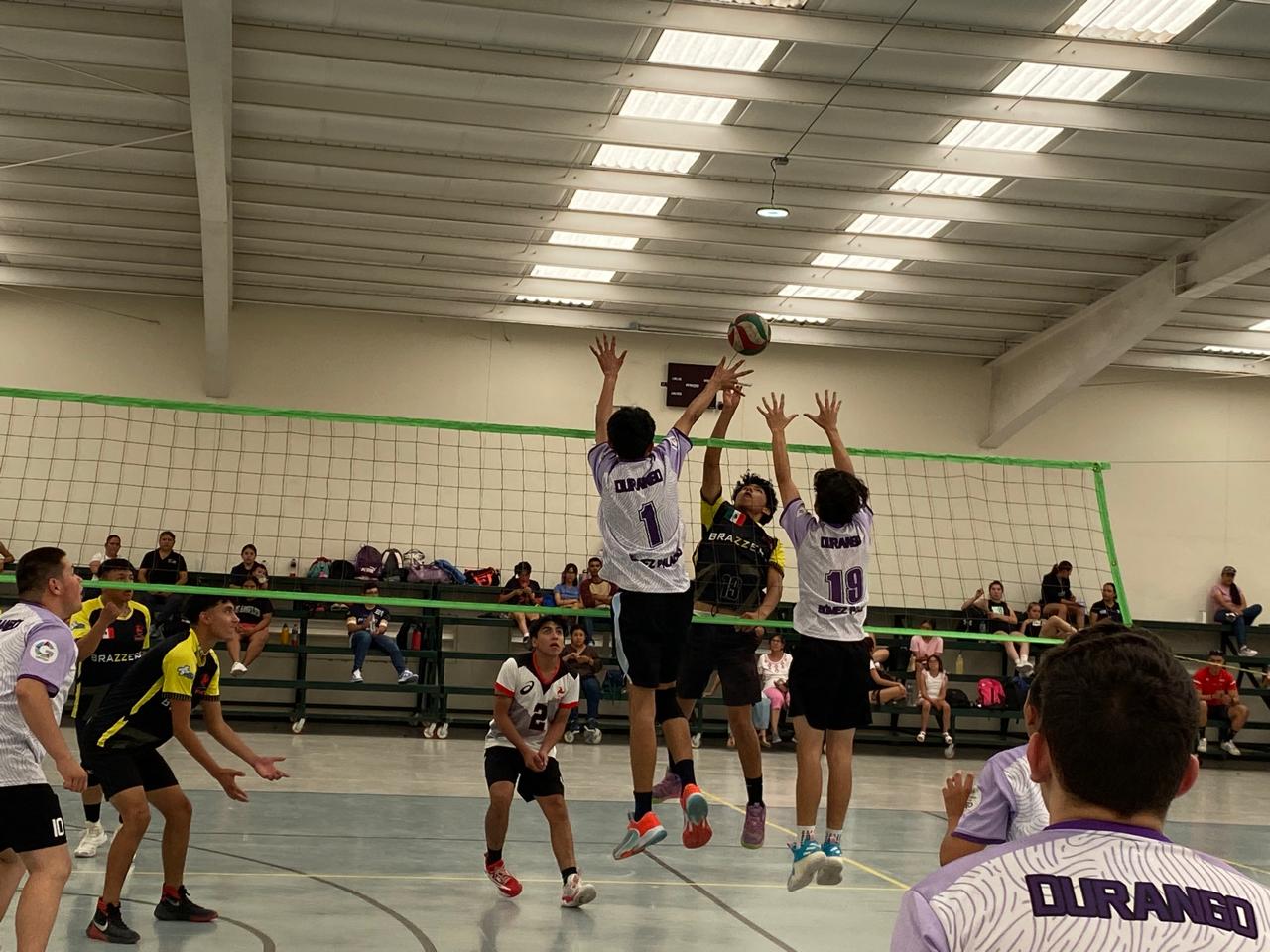 Realizan torneo de voleibol en San Pedro