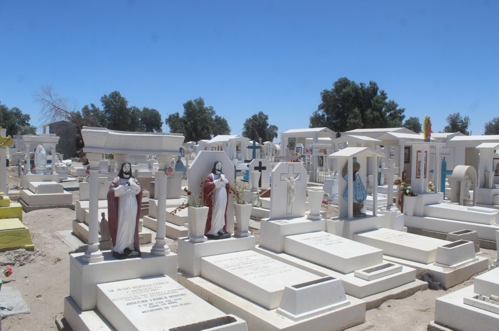 Solamente se realizarán recorridos de vigilancia en los panteones que generalmente registran gran afluencia de visitantes por la celebración del Día de las Madres, declaró el titular de Protección Civil de San Pedro, Darío Sifuentes Rubio.