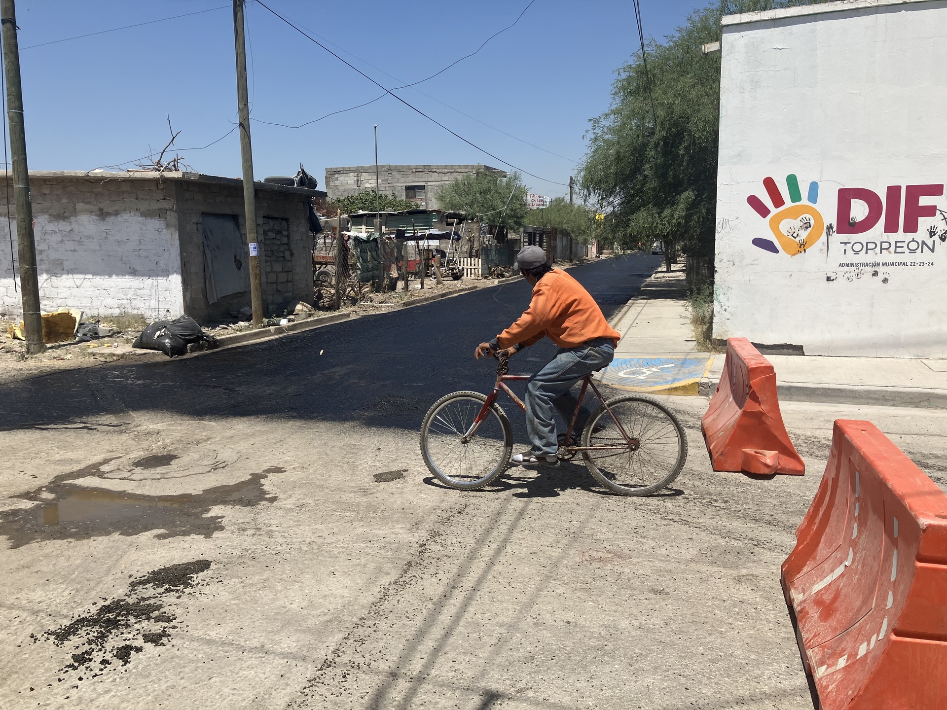 Supervisan gobernador de Coahuila y alcalde pavimentación en Torreón