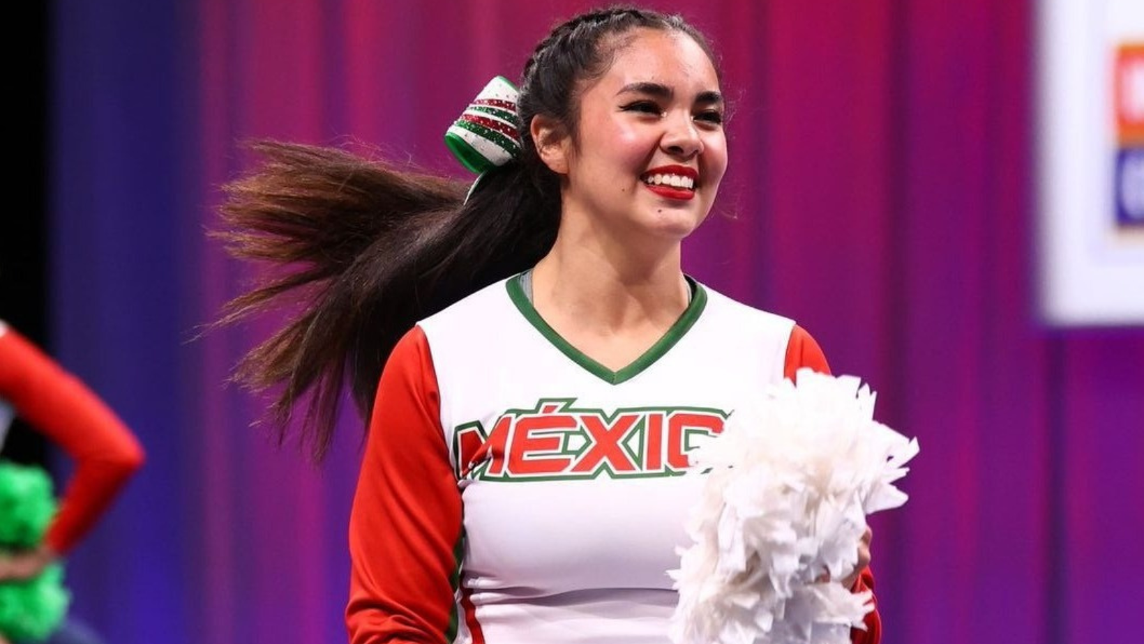 Lagunera brilla en competencia internacional de 'Cheer'