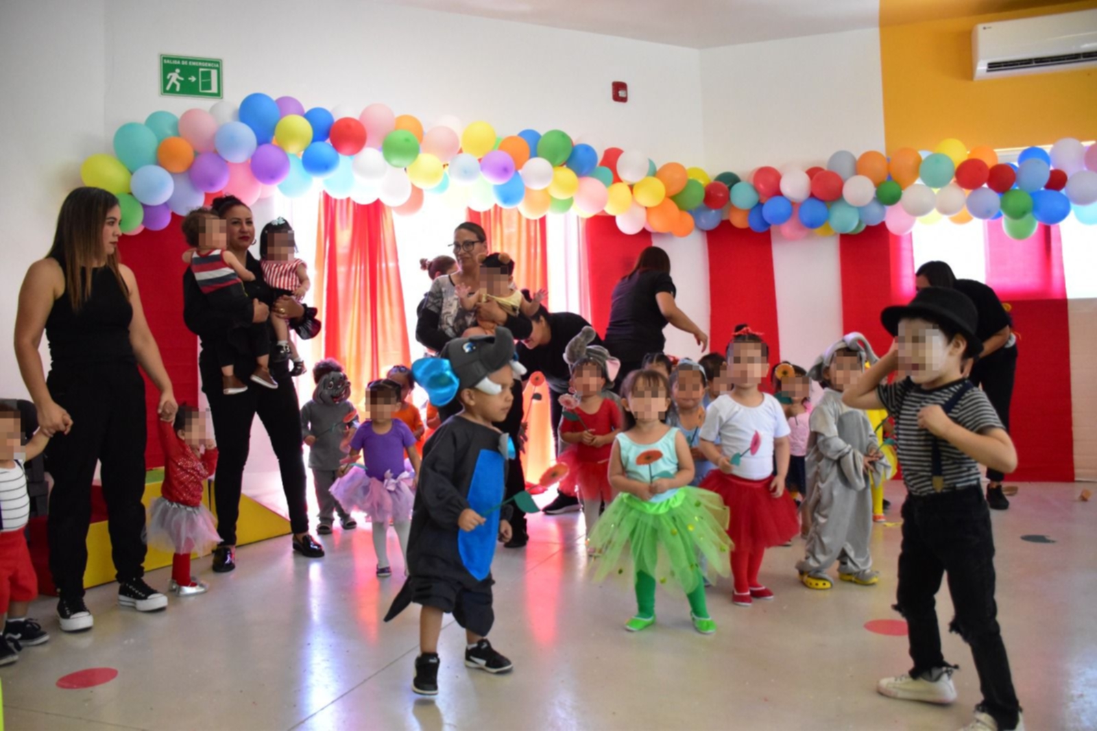 Festejan a las mamás de la Guardería de la DSPM a cargo del DIF Torreón 
