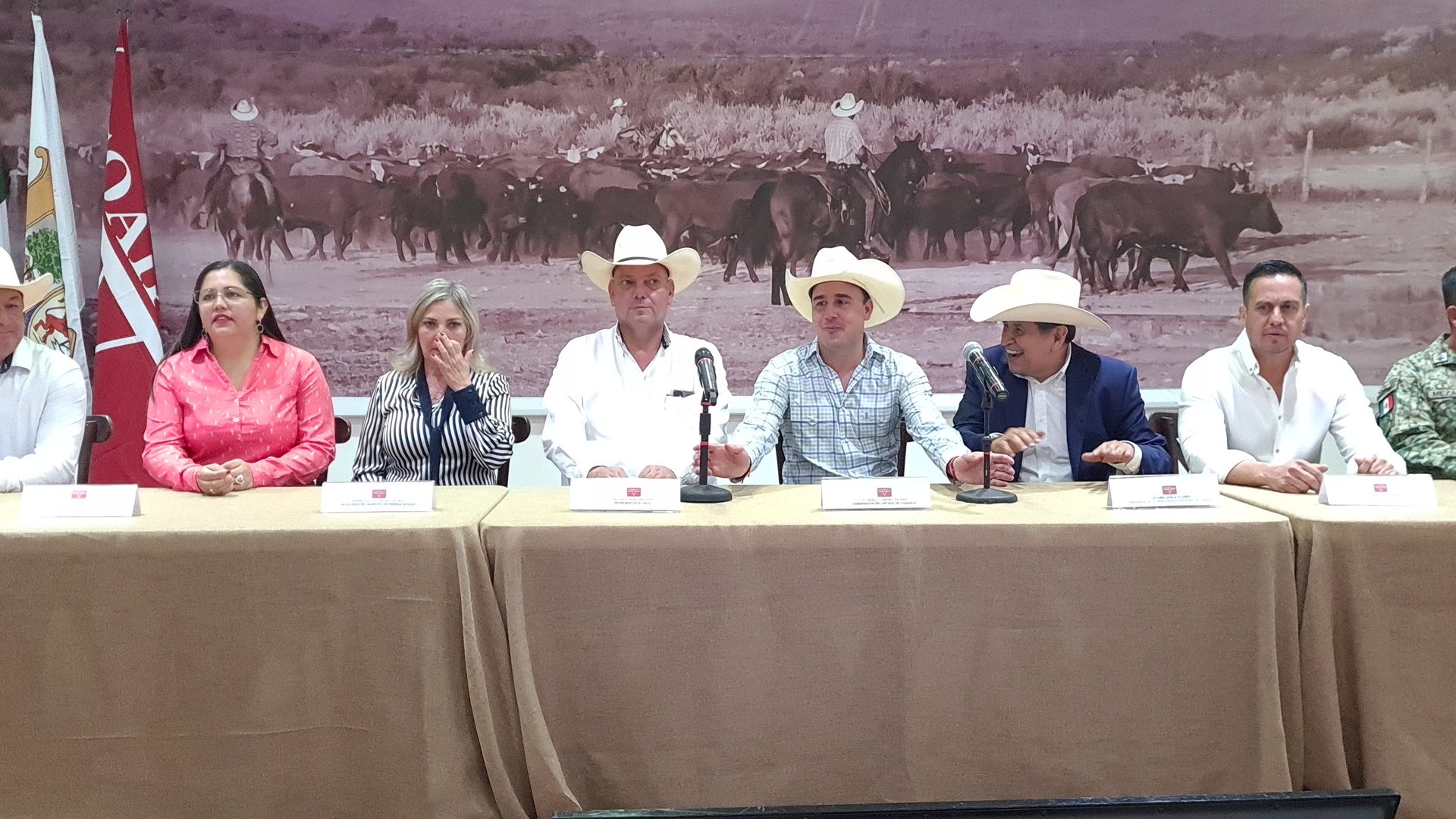 Gobernador de Coahuila reitera compromiso de mejorar el estatus zoosanitario del estado 