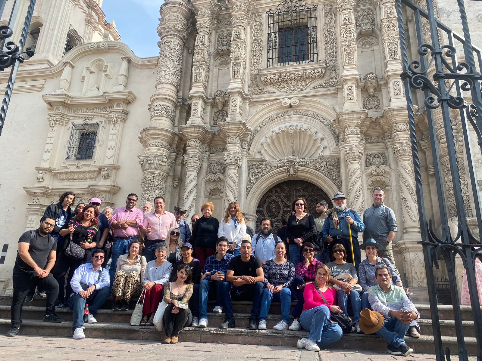 Alumnos del diplomado en Historia de Coahuila realizan recorrido en Saltillo