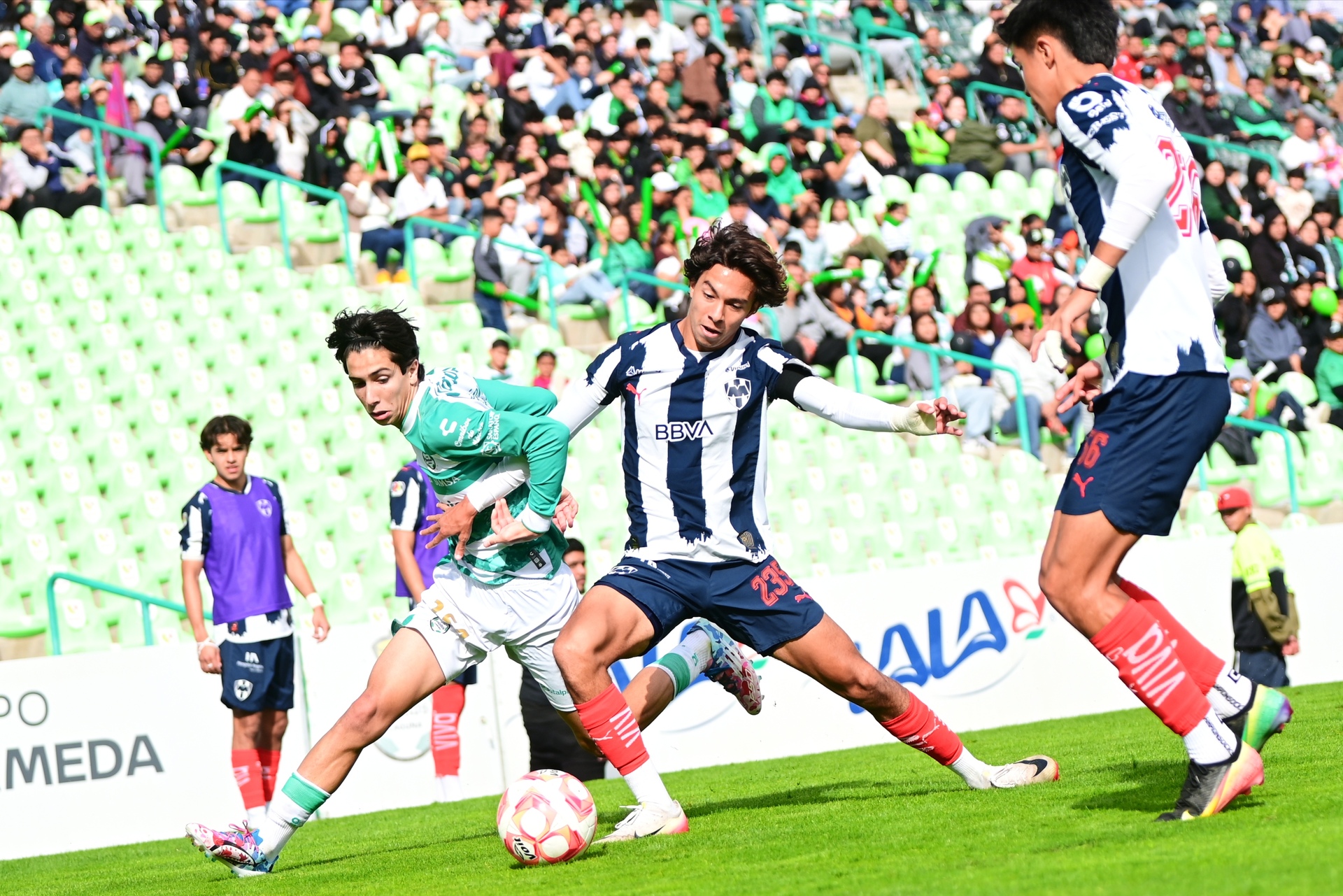 Cae Santos Laguna ante Monterrey, en la final de ida de la Sub-19
